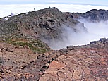 am Grad des 'Roque de los Muchachos', 2.426m .d.M., hchste Erhebung auf 'LA PALMA', Blick zum 'Observatorio Astrofsico' und in den 'Kessel'='Caldera de Taburiente' 