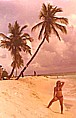 Angelika auf traumhaftem Mini-Inselchen, vor San Andrs 1975_Sdsee-Feeling